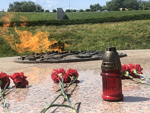  Торжественное техническое обслуживание мемориалов «Вечный огонь» в Городах воинской славы провели специалисты «Газпром газораспределение Ростов-на-Дону» 